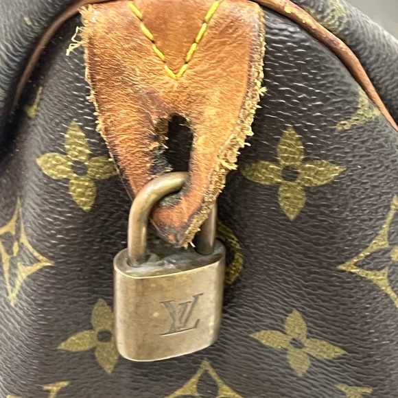 Authentic Louis Vuitton speedy monogram - Picture 7 of 16